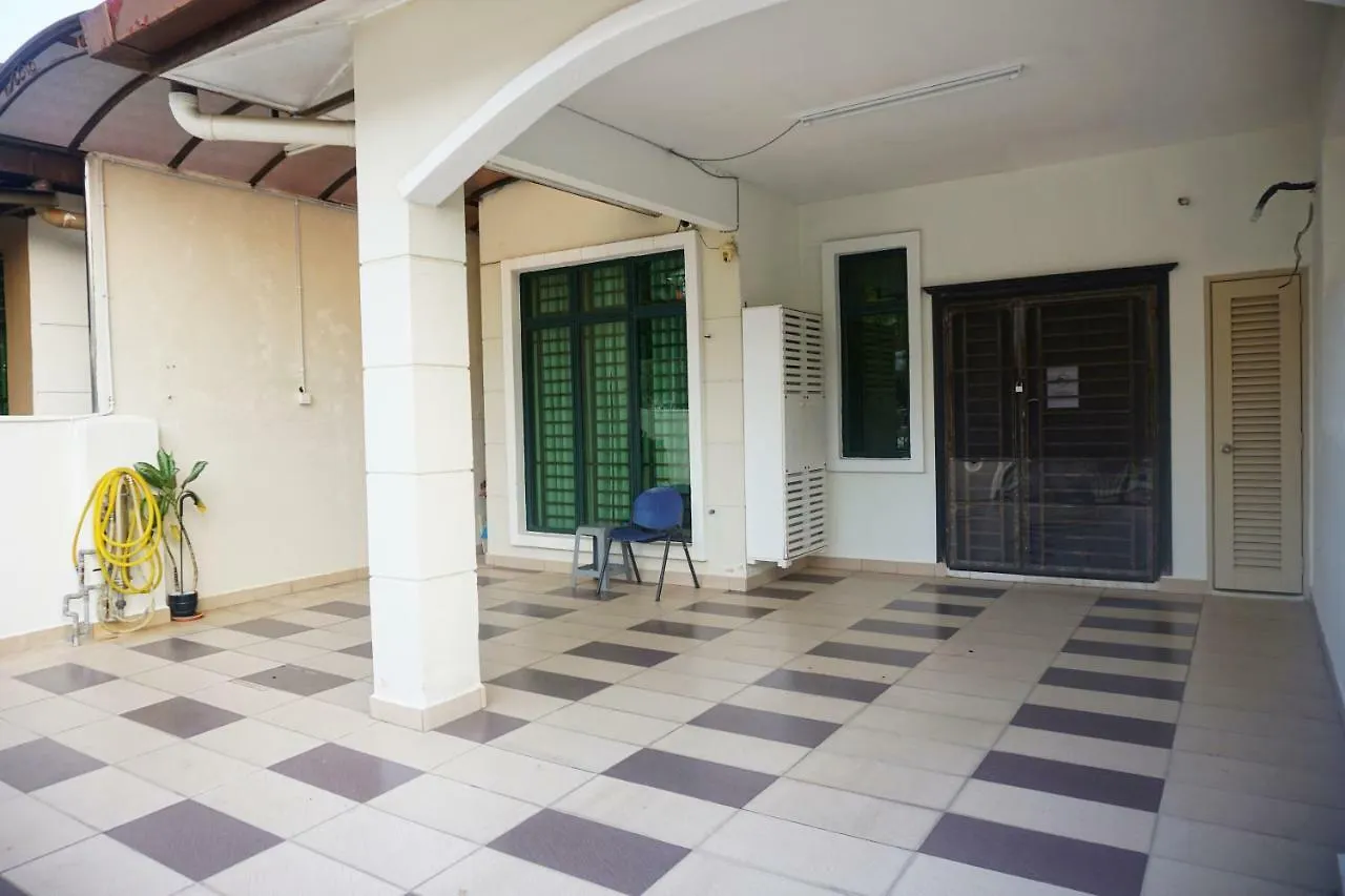 Holiday home Warisan Indah Homestay Klia 2 Kota Warisan Malaysia